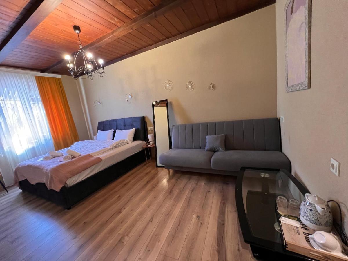 Hotel Old Tbilisi 5 Rooms ภายนอก รูปภาพ