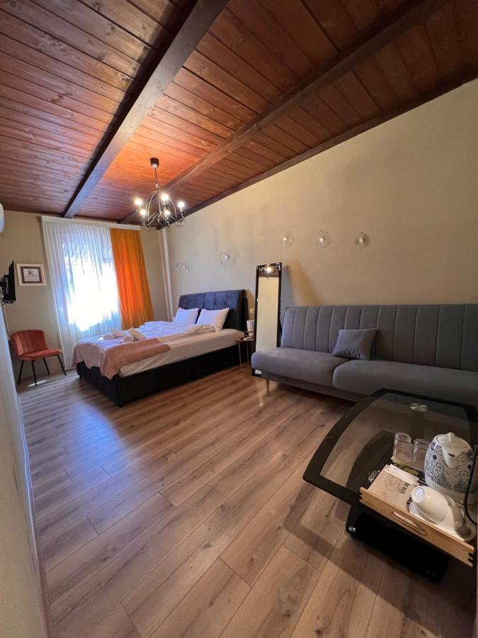 Hotel Old Tbilisi 5 Rooms ภายนอก รูปภาพ